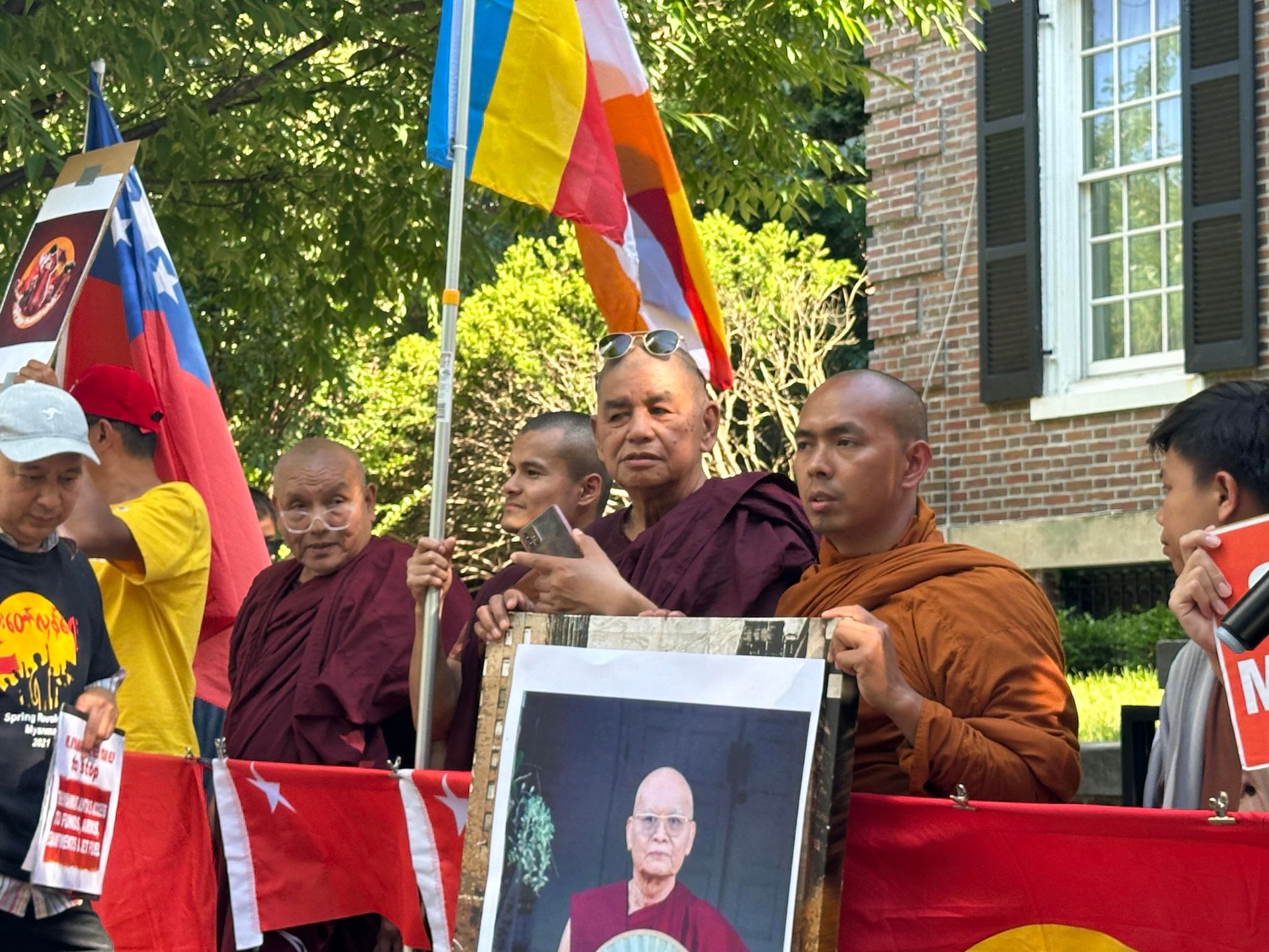 အမေရိကန်ရောက် သံဃာများ စစ်ကောင်စီကို ပတ္တနိက္ကုဇ္ဇနကံဆောင် သပိတ်မှောက် 