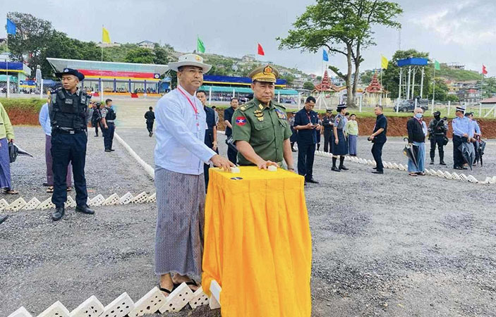 လားရှိုးအသိမ်းခံရပါက ဝန်ကြီးချုပ်၊ ကစထမှူးနှင့် တိုင်းမှူးတို့ကို အနားပေးမည်ဟု ညွန်ကြား
