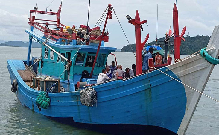 မြန်မာရေပိုင်နက်တွင် ငါးမန်းမျှားလှေနှင့်အတူ အင်ဒိုနီးရှားနိုင်ငံသား ၇ ဦး ဖမ်းဆီးခံရ