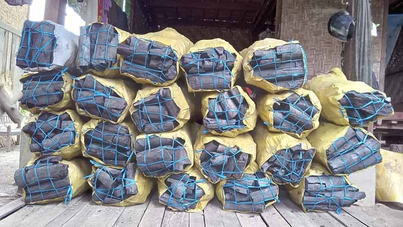 ကလေးမြို့တွင် မီးသွေးဈေး အဆမတန်မြင့်တက်နေသဖြင့် ပြည်သူများအခက်ကြုံ