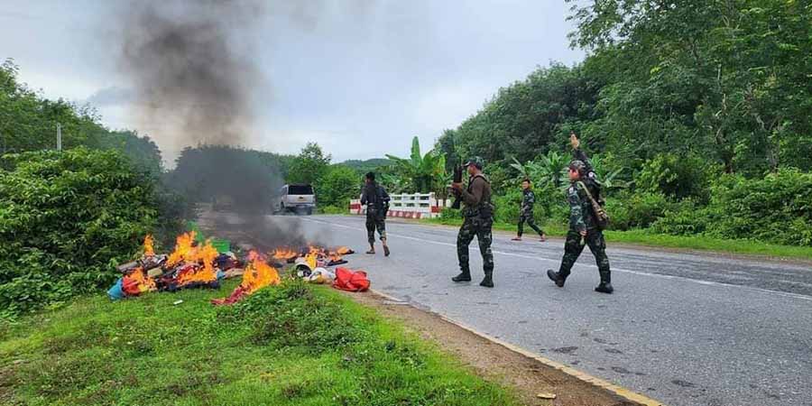 ရေးတွင် စစ်တပ်တိုက်ခိုက်ခံရပြီး ၅ ဦးသေ၊ လက်နက်ကြီးကြောင့် ကျွန်းစုဒေသခံများ တိမ်းရှောင် နေရ