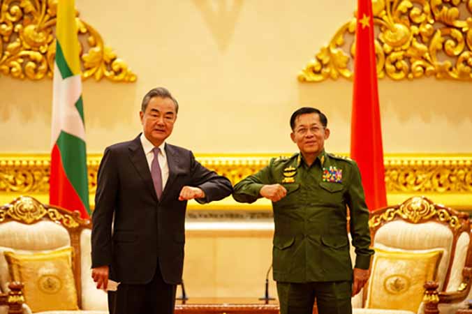 အာဏာစွန့်ပြီး ကြားဖြတ်အစိုးရ ဖွဲ့စည်းဖို့ စစ်ခေါင်းဆောင်ကို တရုတ်တိုက်တွန်းချက် လက်တွေ့ ဖြစ်နိုင်မလား 