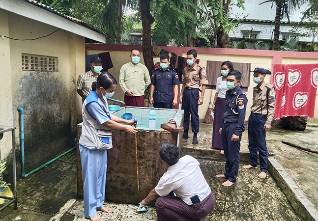 ရန်ကုန်တွင် ပြင်းထန်ဝမ်းရောဂါအတွက် ကြက်ခြေနီနှင့်လူမှုကူညီရေးအသင်းများ အသိပညာပေး