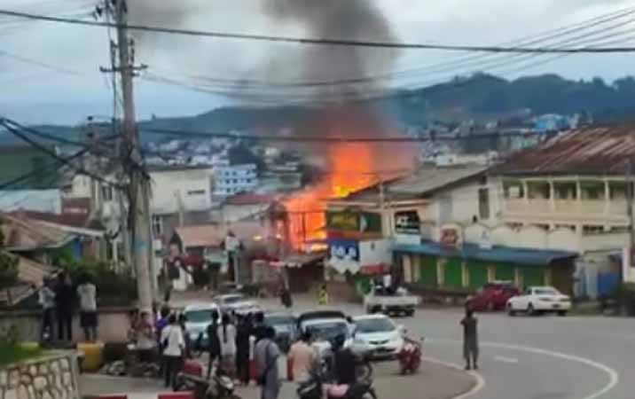 လားရှိုးနှင့်မိုးကုတ်တွင် လက်နက်ကြီးများကျရောက်သဖြင့် ပြည်သူအချို့ သေဆုံးဒဏ်ရာရ
