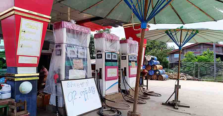 ကသာတွင် စက်သုံးဆီအရောင်းရပ်၊ ဧရာဝတီတိုင်းတွင် ဆီဈေးတက်ပြီး လိုသလောက်ဝယ်ရခက်