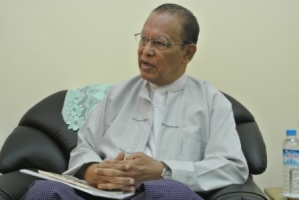 လူ႔အခြင့္အေရးေကာ္မရွင္ ဥကၠ႒ကုိ ေမးျမန္းခ်က္