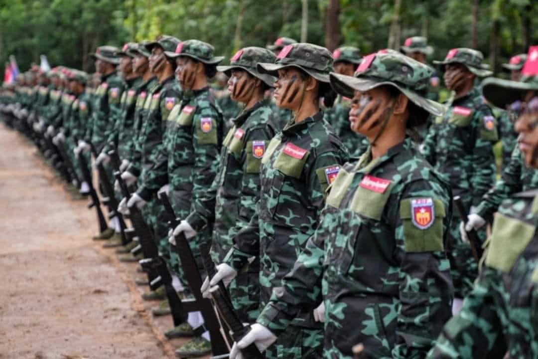 ဂဠုန်စစ်ကြောင်းက အပတ်စဉ် ၅ အခြေခံစစ်ပညာသင်တန်းဆင်းပွဲ ပြုလုပ်