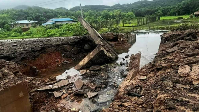 ဘီးလင်းနှင့် သထုံကြားတွင် တံတား ၁ စင်း မိုင်းခွဲဖျက်ဆီးခံရ