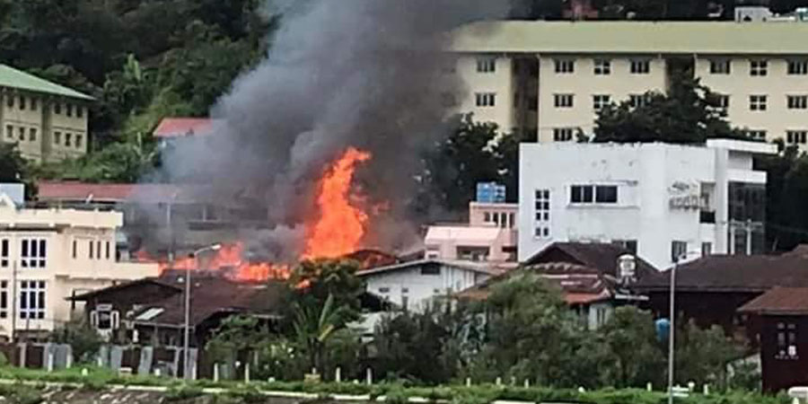 မိုးကုတ်မြို့တွင်း တိုက်ပွဲပြင်းထန်၊ စစ်တပ်က လေကြောင်းနှင့် လက်နက်ကြီးသုံးတိုက်ခိုက်