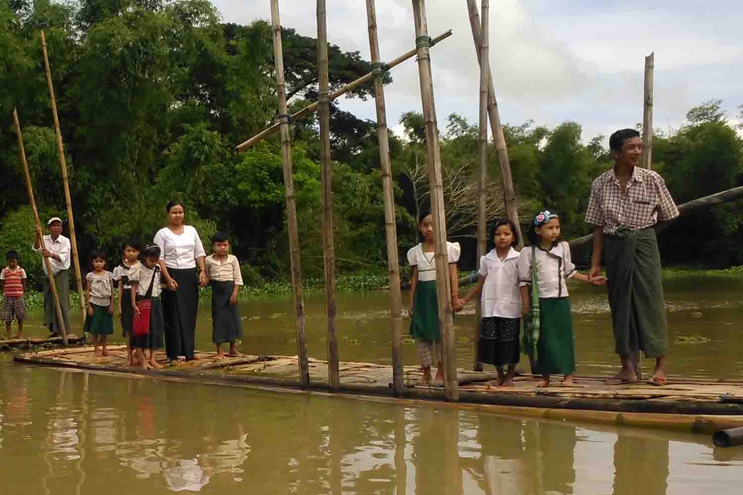 နတ္ေမာ္ေခ်ာင္းရုိးတြင္ တံတားသစ္ တည္ေဆာက္ေပးရန္ ေဒသခံမ်ားေတာင္းဆုိ