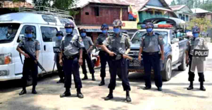 ရေဖြူရဲစခန်းနှင့် ထွေအုပ်ရုံးဝန်ထမ်းများ ထွက်ပြေးသွားသဖြင့် စစ်တပ်က လုံခြုံရေးတင်းကျပ်