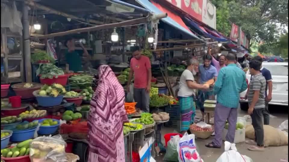 ဘင်္ဂလားဒေ့ရှ်တွင် ညမထွက်ရအမိန့် ဖြေလျှော့ပြီး စီးပွားရေး ပြန်လည်ပတ်
