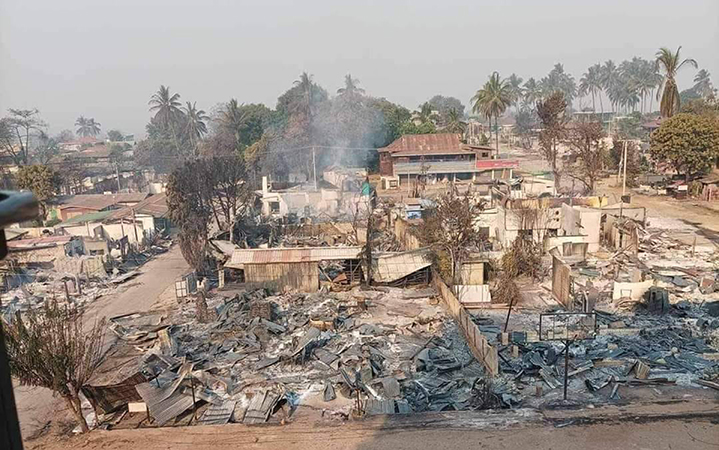ဆီဆိုင်မြို့တွင် သံတိုသံစကောက်ပြီး ဝမ်းရေးဖြေရှင်းသူ များလာ
