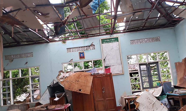 သီပေါမြို့နယ်၌ လက်နက်ကြီးထိမှန်ပြီး ရွာသားအချို့ ဒဏ်ရာရ၊ ကျောင်းနှင့် နေအိမ်များ ပျက်စီး 