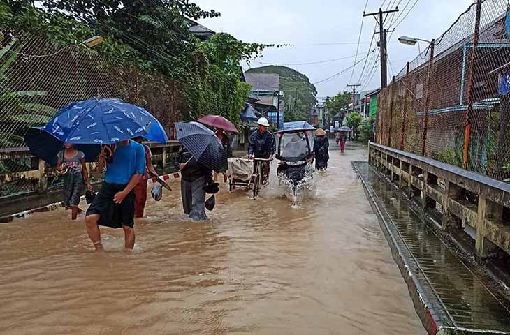 သံတွဲ၊ ဂွနှင့် တောင်ကုတ်တို့တွင် မိုးသည်းထန်ပြီး ရေကြီးနေ