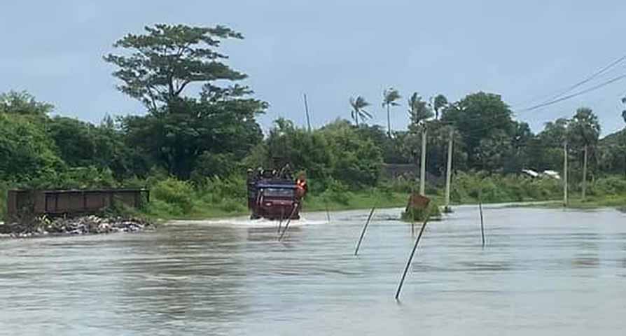 ရေး၊ သံဖြူဇရပ်နှင့် ချောင်းဆုံတွင် မိုးသည်းထန်စွာရွာသွန်းပြီး ရေကြီး