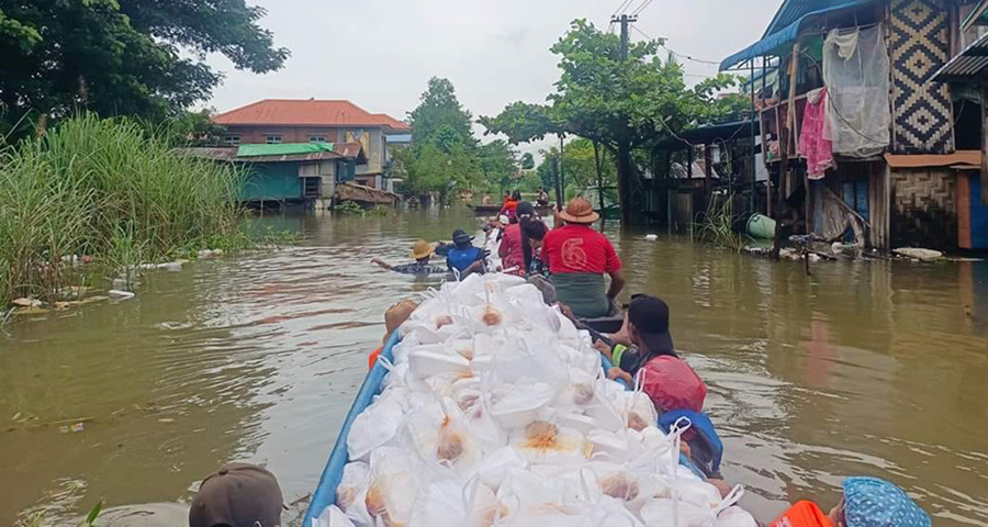 ထမင်းတထုပ် လူ ၅ ဦး စားနေရသည့် ပဲခူးရေဘေးသင့်ပြည်သူများ