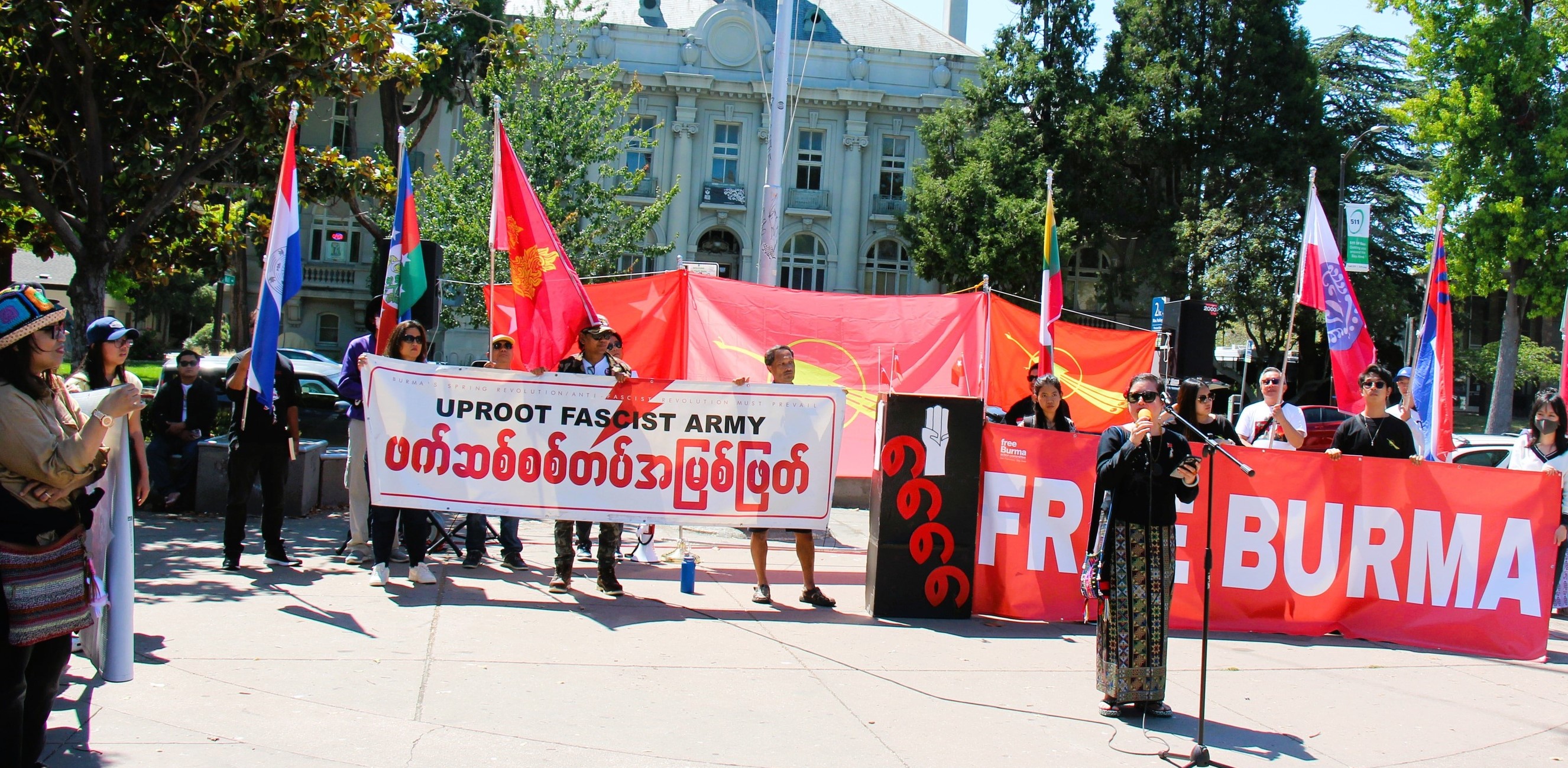ရှစ်လေးလုံးဒီမိုကရေစီအရေးတော်ပုံ ၃၆ နှစ်မြောက်နှင့် Burma Day အလံတင်ပွဲ အမေရိကန်တွင် ကျင်းပ (ဓာတ်ပုံ)