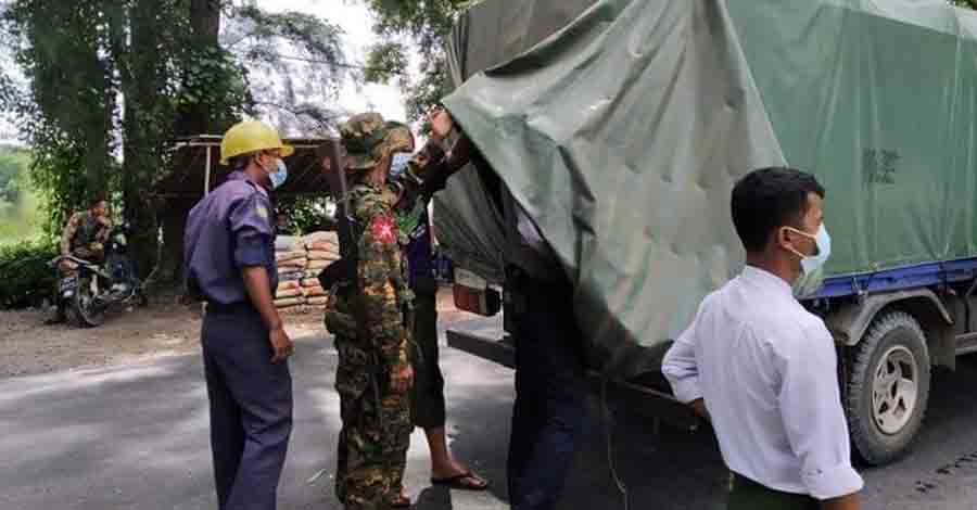 မြောင်းမြတွင် စစ်မှုထမ်းမဲပေါက်ပြီး တိမ်းရှောင်သွားသည့် လူငယ် ၂ ဦးကို စစ်တပ်က ရှာဖွေ