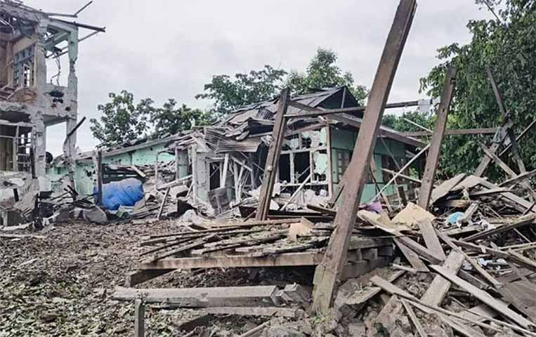 သိန္နီတွင် လေယာဉ်ဖြင့် ဗုံးကြဲမှုကြောင့် အရပ်သား ၁၃ ဦးသေဆုံး၊ ၂၄ ဦး ဒဏ်ရာရ