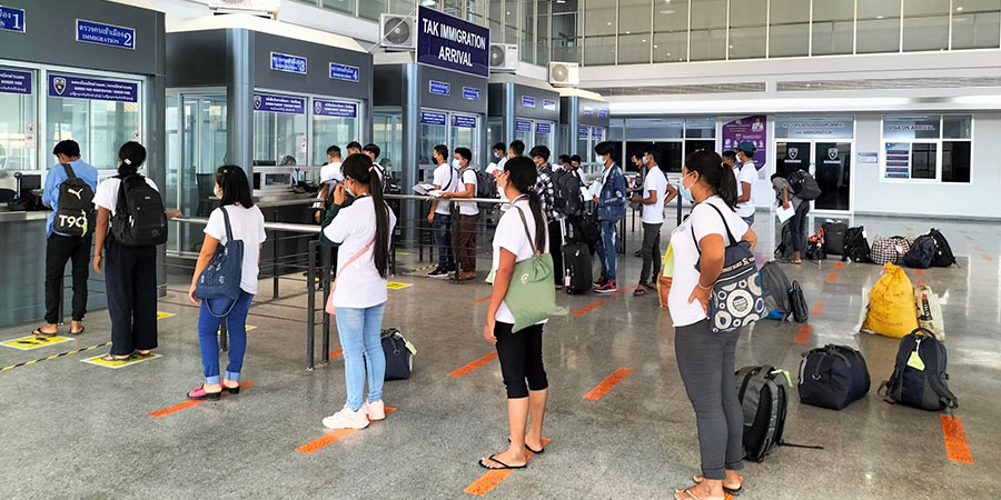 ရန်ကုန်လေဆိပ်တွင် ပြည်ပထွက်မည့်သူများကို တင်းတင်းကျပ်ကျပ် စစ်ဆေး၊ ပြန်လွှတ်နေ