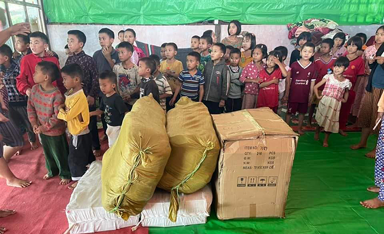 ဧရာဝတီတိုင်းမှရခိုင်သို့ ကုန်စည်သယ်ယူခွင့် ပိတ်ပင်၊ တောင်ကြီးရောက် စစ်ရှောင်များ စားနပ် ရိက္ခာ အရေးပေါ်လိုအပ်