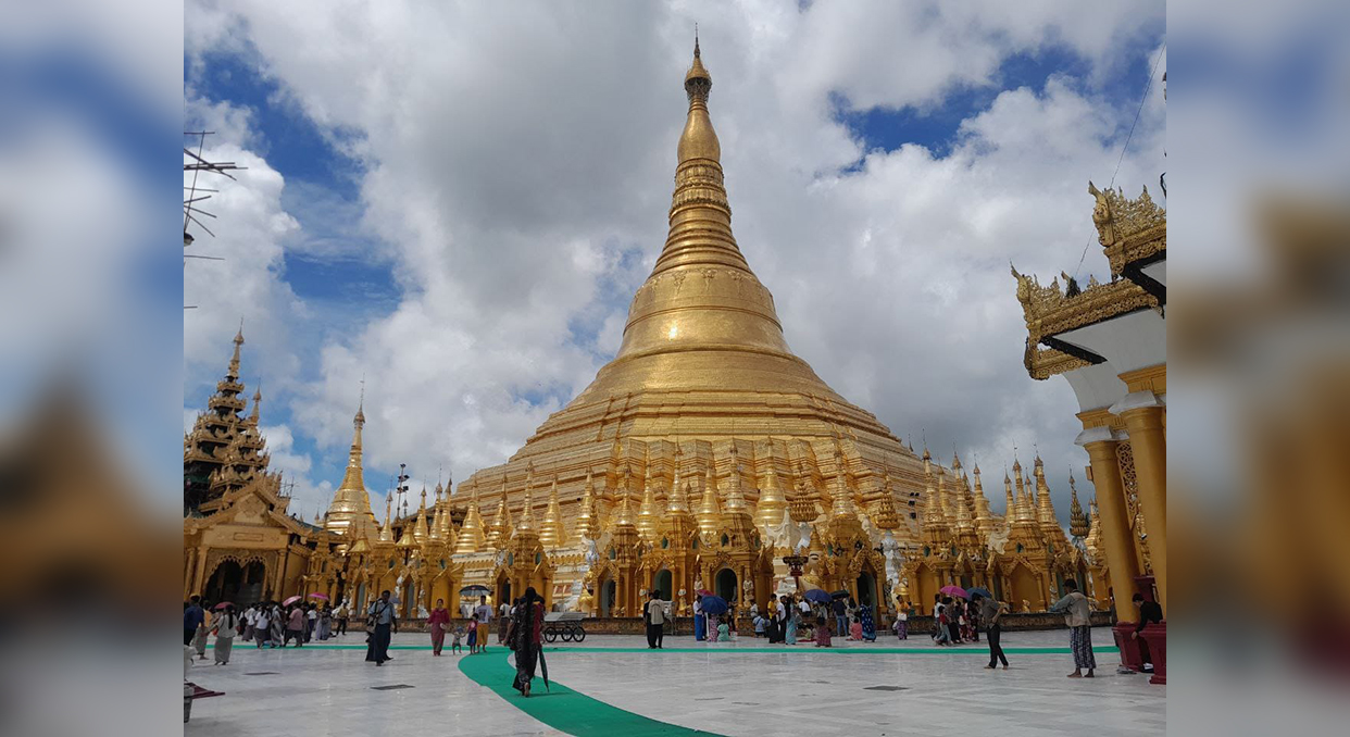 ဝါခေါင်လပြည့်နေ့ ရွှေတိဂုံဘုရားမြင်ကွင်း (ဓာတ်ပုံ)