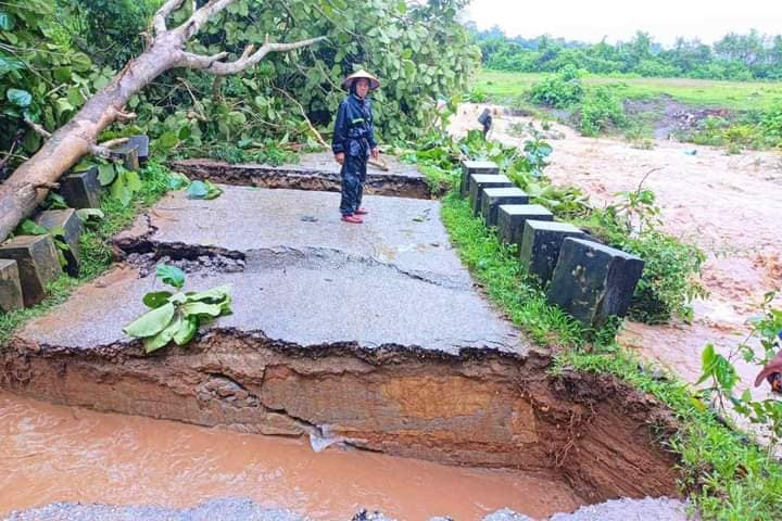 မိုင်းယောင်းမြို့တွင် တောင်ကျရေစီးဆင်းမှုကြောင့် တံတား ၁ စင်း ပြိုကျပျက်စီး