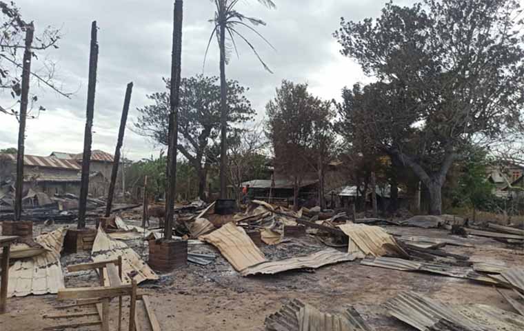 နဂါးတွင်းရွာကို စစ်တပ်ကဗုံးကြဲ၊ ကန့်ဘလူနှင့်ကျွန်းလှကို စစ်ကြောင်းထိုး၊ ချောင်းဦးပြည်သူ ၂ ဦး ဖမ်းဆီးသတ်ဖြတ်ခံရ