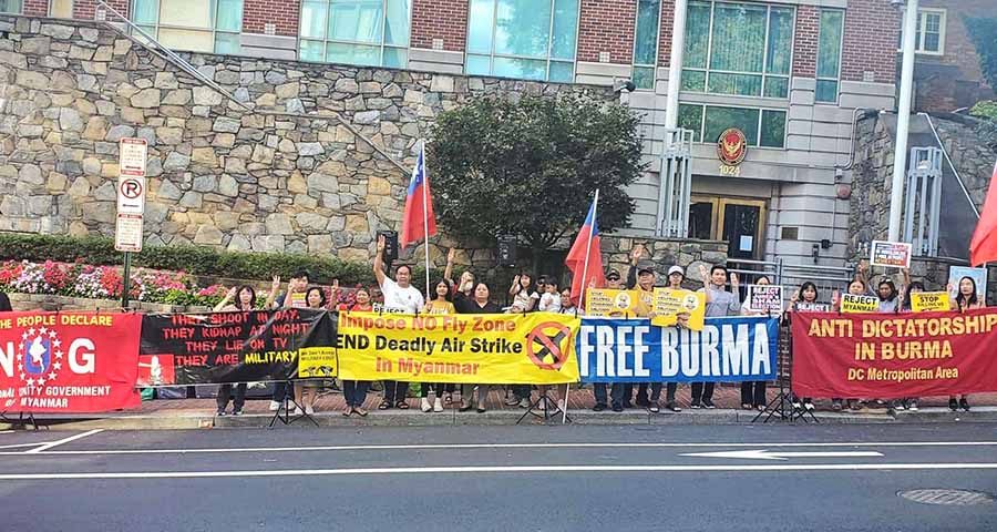 စကစရွေးကောက်ပွဲကို ထောက်ခံကြောင်း ထိုင်းသံအမတ်ပြောဆိုချက် ဝါရှင်တန်ဒီစီတွင် ကန့်ကွက်ဆန္ဒပြ (ဓာတ်ပုံ) 