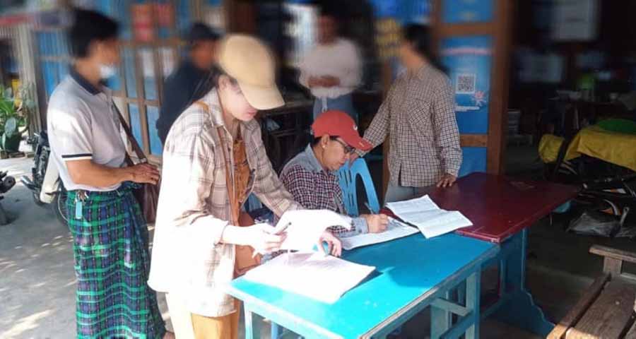 ဧရာဝတီတိုင်းတွင် စားသုံးဆီခွဲတမ်းဖြင့်ရောင်းရန်  အိမ်ထောင်စုစာရင်း ကောက်ယူနေ