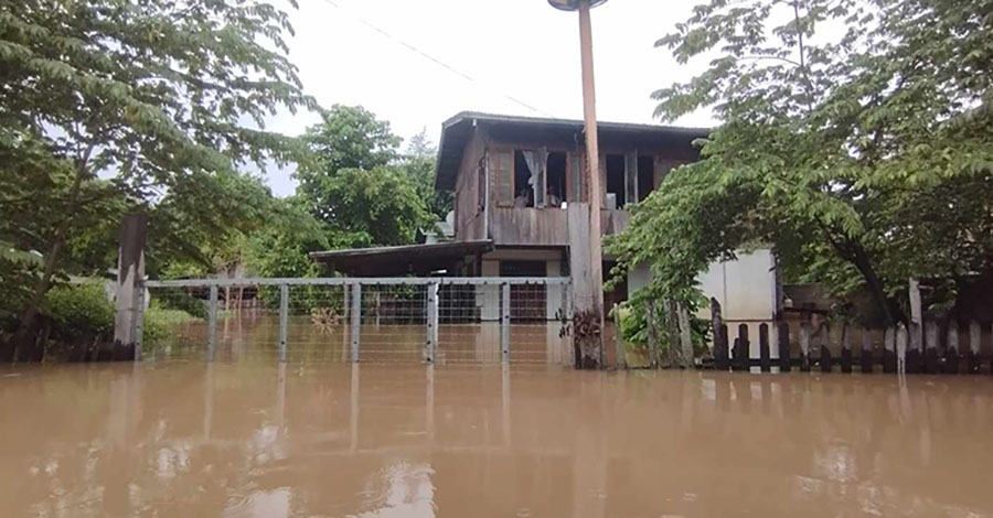 လင်းခေးတွင် ရေကြီး၊ အိမ်ခြေ ၁၀၀၀ ကျော်နှင့် လယ်ယာစိုက်ခင်းဧက ၃၀၀၀ ကျော်နစ်မြုပ် 