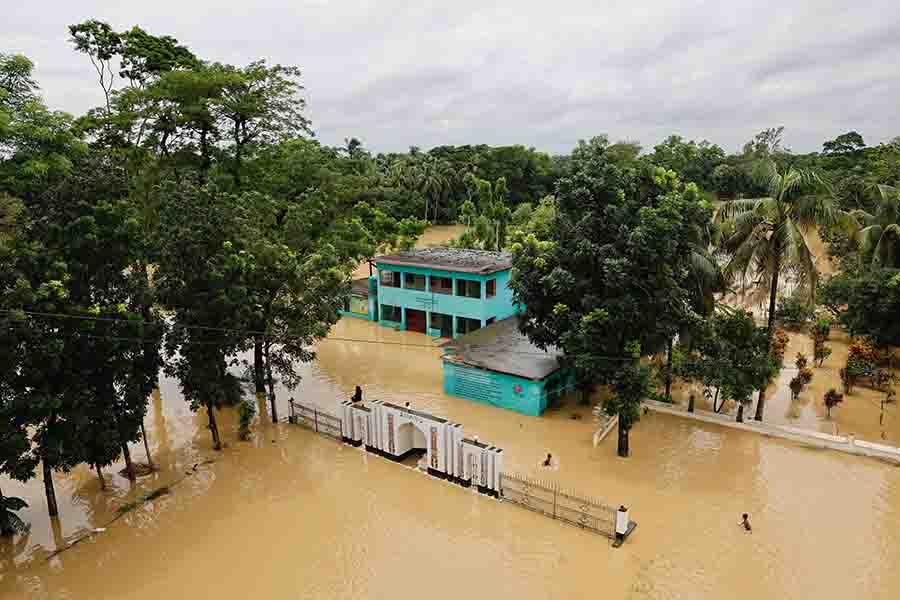 ဘင်္ဂလားဒေ့ရှ် ရေဘေးတွင်  လူ ၂၃ ဦးသေဆုံး၊  ၅ ဒသမ ၇ သန်း ရေဘေးသင့်