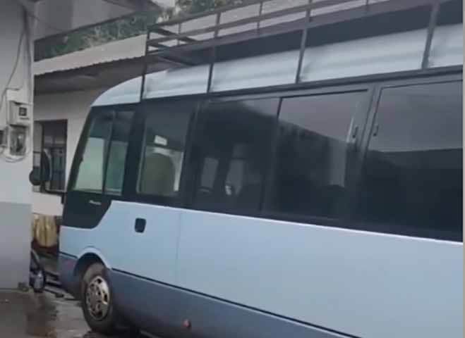လိုင်ဇာတွင် KIO က ဘတ်စ်ကား စတင်ပြေးဆွဲ
