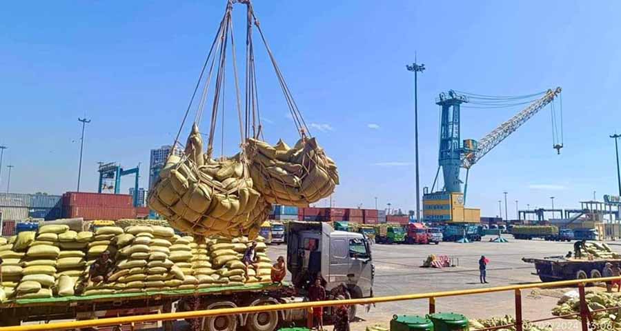 ထိုင်းကို အခွန်လွတ် ပြောင်းတင်ပို့ခွင့် ပြီးဆုံးသော်လည်း ပြောင်းဈေး ဆက်မာနေ