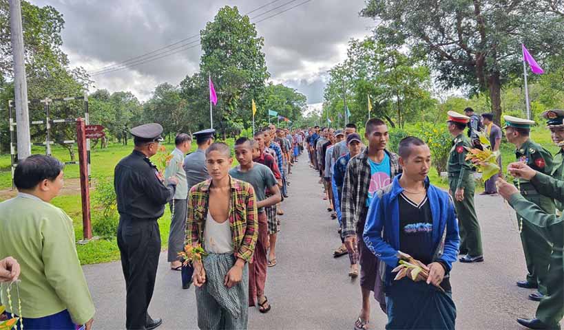 စစ်မှုထမ်းအပတ်စဥ် ၅ အတွက် လူငယ်များကို သင်တန်းကျောင်းပို့ဆောင်