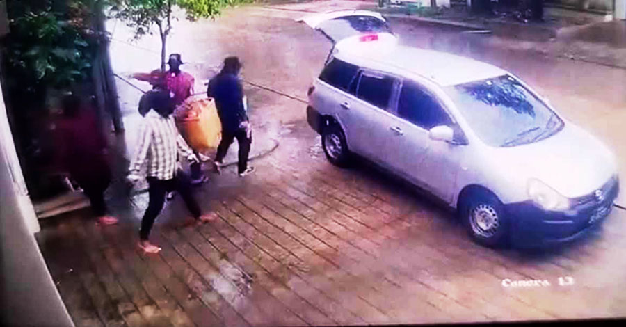 မန္တလေးတွင် ရွှေဆိုင်ပိုင်ရှင်နေအိမ် ဓားပြတိုက်ခံရပြီး ရွှေနှင့် ငွေများ ပါသွား