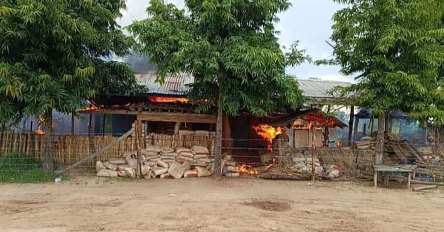 ပခုက္ကူ-ကမ္မ ကားလမ်းပေါ်က စစ်သားများ စွန့်ခွာသွားသည့် စခန်းကို PDF မီးရှို့ဖျက်ဆီး