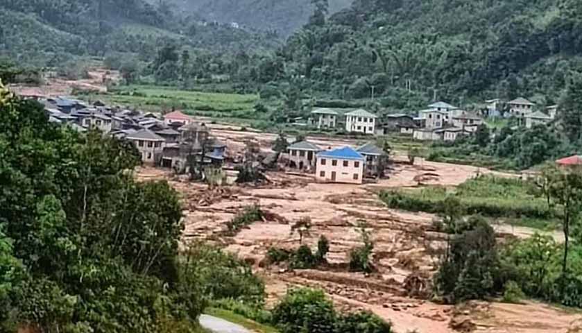 ဟိုပုံးနှင့်ဖယ်ခုံတွင် ရေကြီးမြေပြို၊ နေအိမ်အများအပြား မျောပါပြီး လူ ၆ ဦးထက်မနည်း ပျောက်ဆုံး