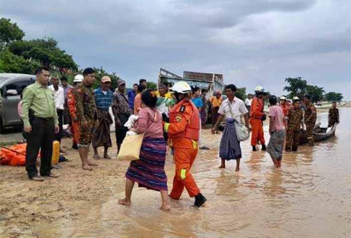 ရန်ကုန်-မန္တလေး အမြန်လမ်းပေါ် ရေလျှံပြီး လမ်းအသုံးပြုခွင့်ပိတ်
