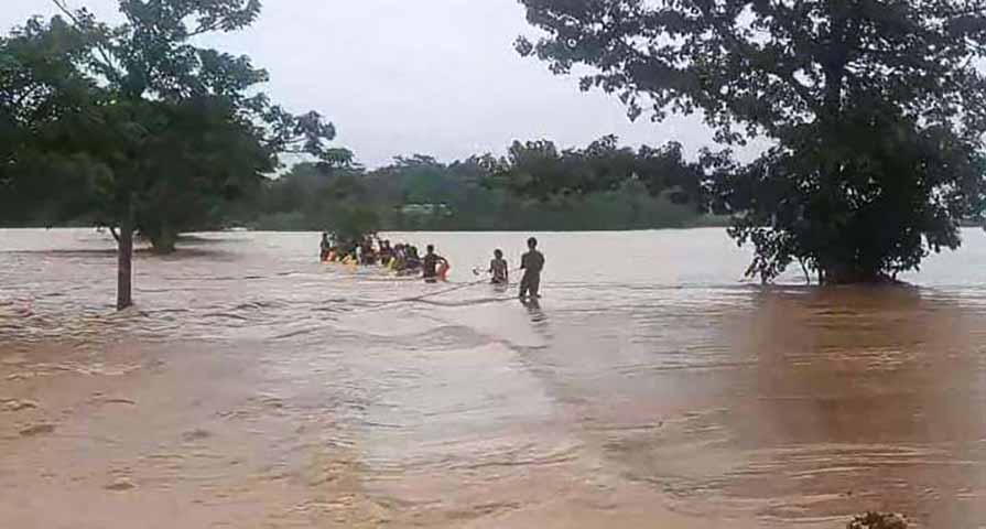 ရေဘေးကယ်ဆယ်ရေးလုပ်ရင်း PDF ၂ ဦး ရေထဲမျောပြီး ၁ ဦးပျောက်ဆုံးနေ