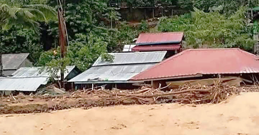 ရေကြီး မြေပြိုခဲ့သည့် ရမည်းသင်းမြို့နယ် သပြေပင်ကျေးရွာတွင် ရုပ်အလောင်း ၃၀ ကျော်တွေ့