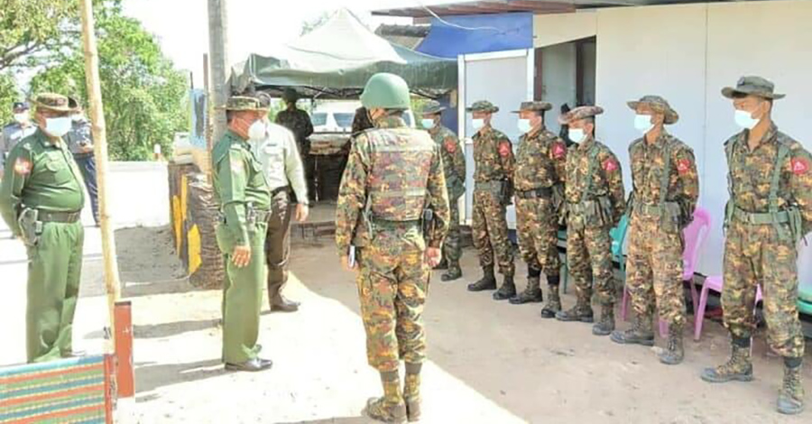 ဧရာဝတီတိုင်းတွင် ဗိုလ်မှူးကြီး အပါအဝင် အရာရှိ ၅ ဦးကို ဆီနှင့် သစ်မှောင်ခိုမှုဖြင့် ဖမ်းဆီး