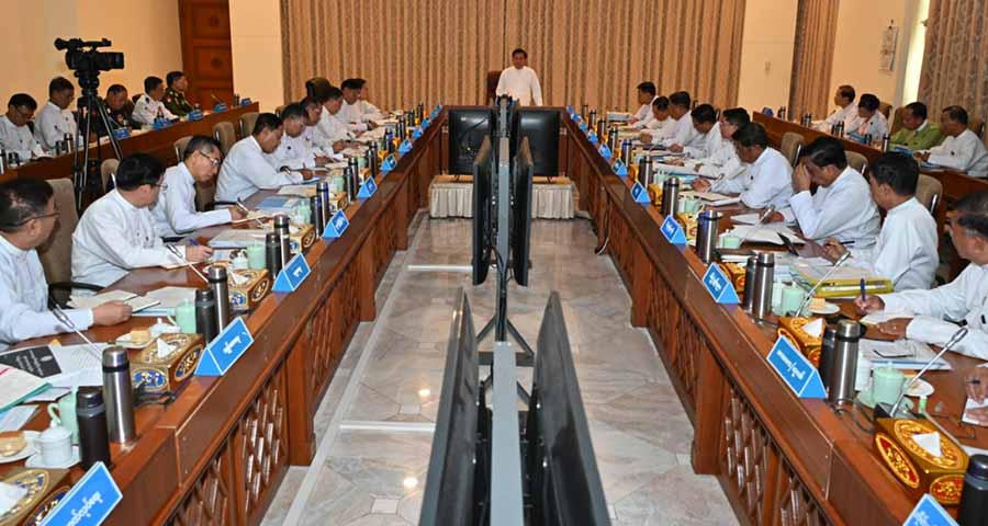 မိုးသည်းထန်မည်ဟု မမျှော်မှန်းခဲ့ကြောင်း စစ်ခေါင်းဆောင်ဝန်ခံ၊ ရဟတ်ယာဉ်ဖြင့်လိုက်ကြည့်စဉ် စိတ်မကောင်းဖြစ်မိဟုဆို 