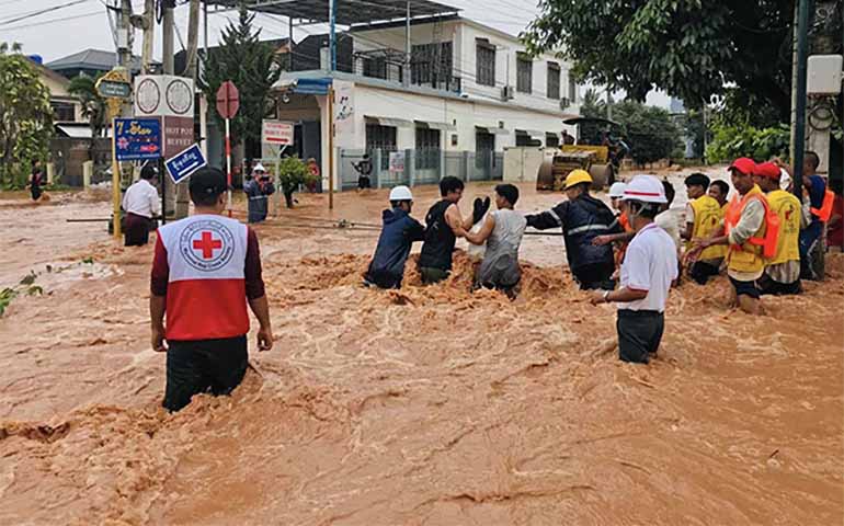 ရေဘေးသင့်ဒေသ၌ မြွေအန္တရာယ်နှင့် ပေါက်ကွဲစေတတ်သော ပစ္စည်းများအန္တရာယ် သတိပြုရန် ICRC တိုက်တွန်း 