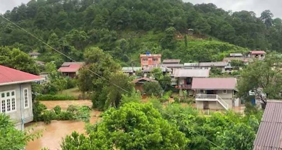 ကလောမြို့က ရေကြီးမြေပြိုပြီး နေအိမ်ပျက်စီးသွားသည့် CDM ဝန်ထမ်းများ အကူအညီမရ