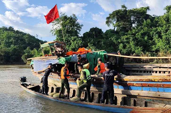 ရေဘေးသင့် မင်းပြားမြို့နယ် ကျေးရွာ ၁၄ ရွာကို AA က စားနပ်ရိက္ခာထောက်ပံ့
