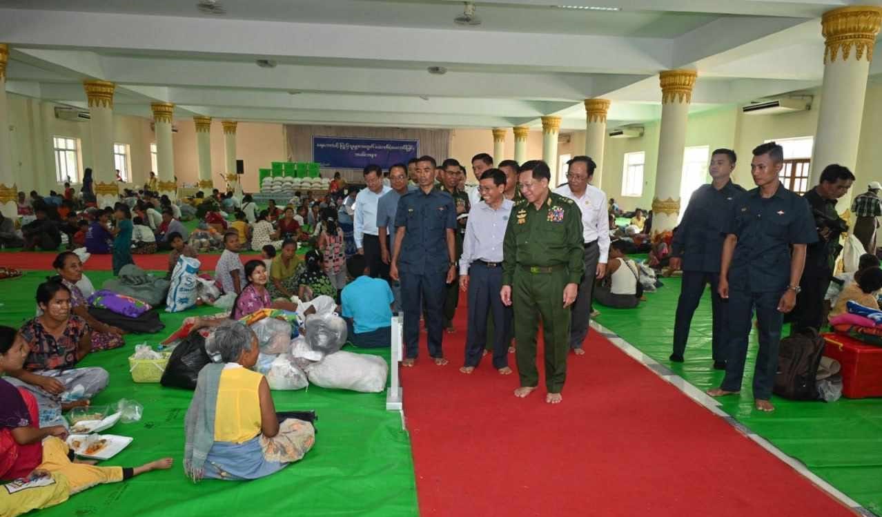 ရေဘေး ထောက်ပံ့ကြေးငွေ ပြည်သူလက်ထဲရောက်ရန်မလွယ်ဟု ကူညီကယ်ဆယ်သူများပြော