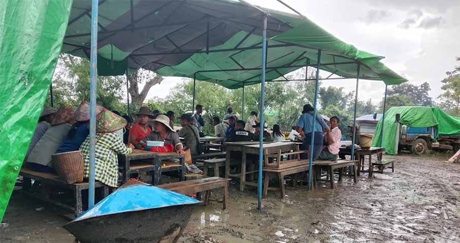 မိုးဗြဲ လက်ပံကွင်းစာသင်ကျောင်းက ကလေးငယ်များအတွက် မိုးကာများ အရေးပေါ်လိုအပ်