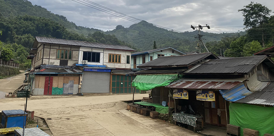 လေကြောင်းရန်ကြောင့် ချီဖွေမြို့ခံထက်ဝက်ကျော် မြို့နှင့်ဝေးရာတွင် စစ်ရှောင်နေရ